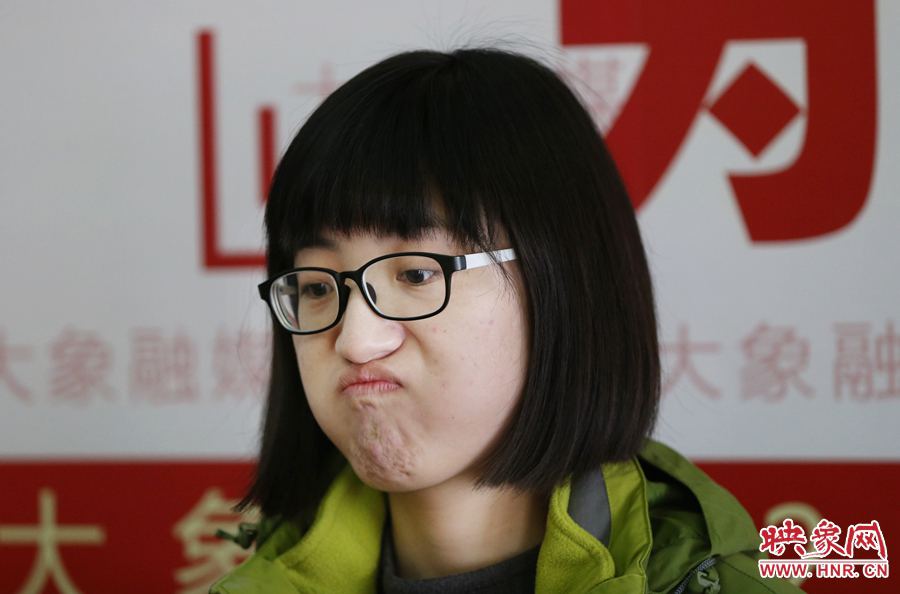 偶爾來個這樣的表情，算是放松緊張的心情吧！