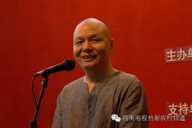 書畫家協(xié)會副主席，中國書畫家協(xié)會會員，河南省青年書法家，蘆荻