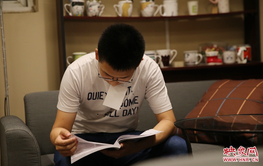 楊栗，22歲，某大學(xué)大三學(xué)生：喜歡這種看書的環(huán)境。