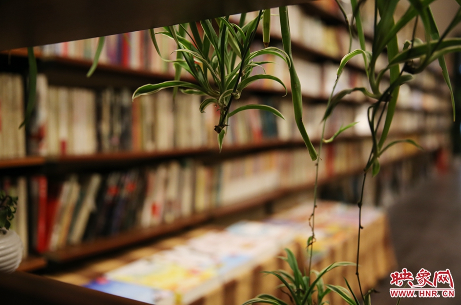 書店內(nèi)的裝飾。