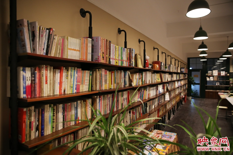 書店內(nèi)的裝飾。