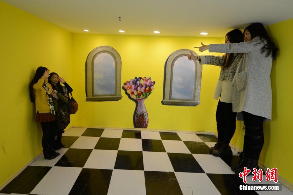 3D錯(cuò)覺藝術(shù)館亮相蘇州 市民體驗(yàn)震撼視覺藝術(shù)