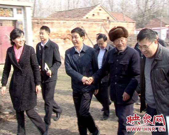 金冬江、李萬(wàn)順、吳文立一行赴正陽(yáng)縣慰問(wèn)